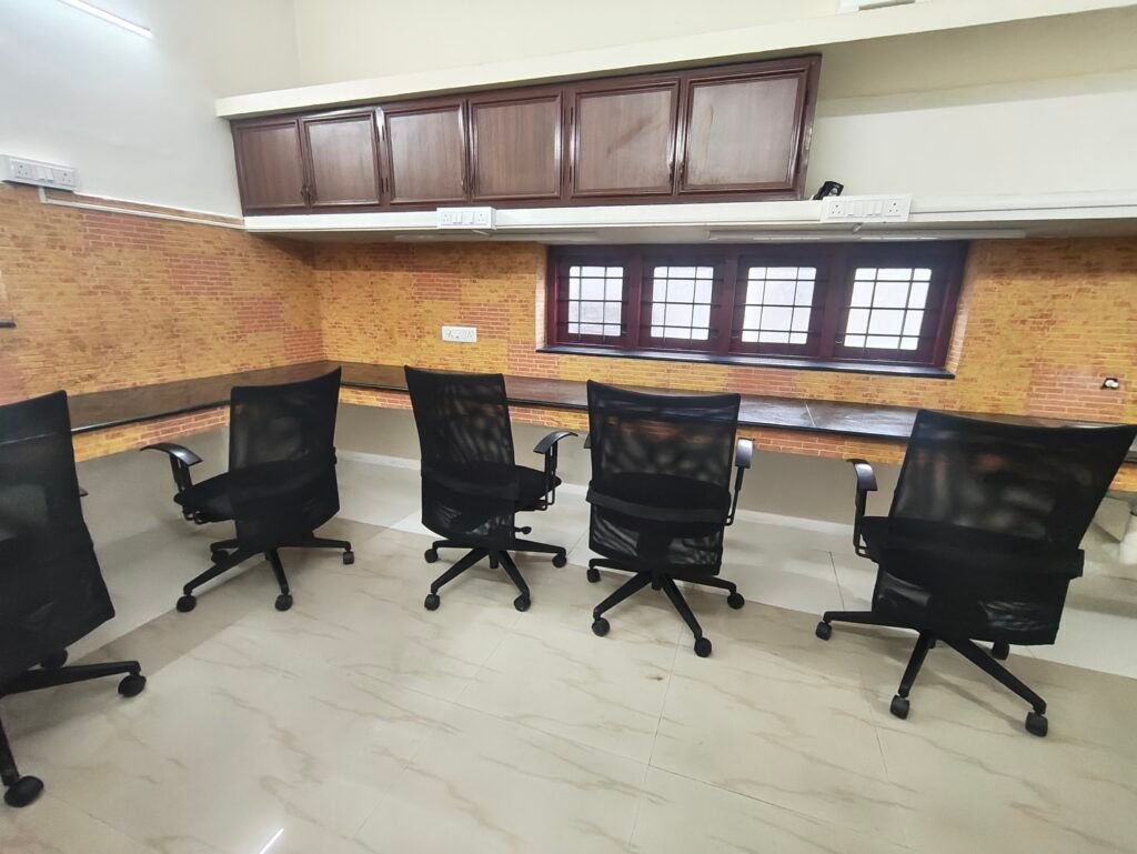 24 hour open library and study hall for working professionals